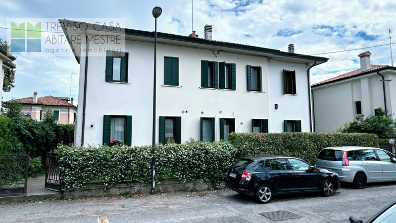 In contesto residenziale di pregio, in zona particolarmente interessante, ovvero nell'immediato f...