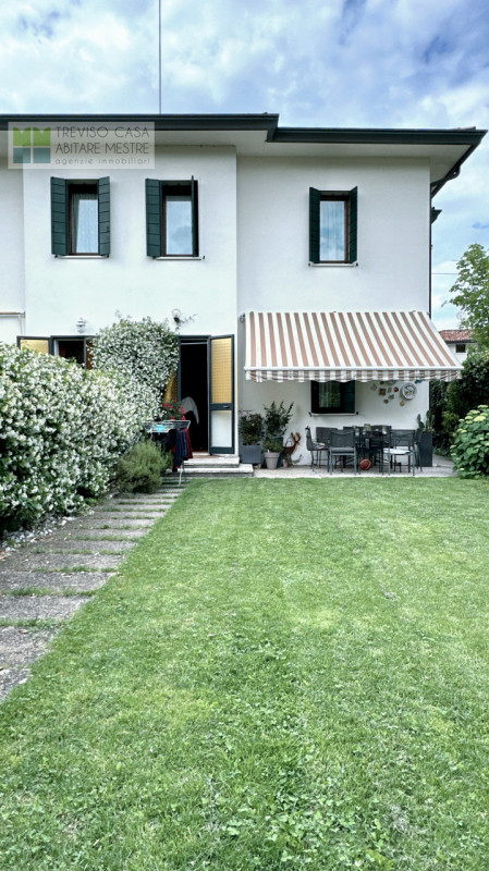 In contesto residenziale di pregio, in zona particolarmente interessante, ovvero nell'immediato f...