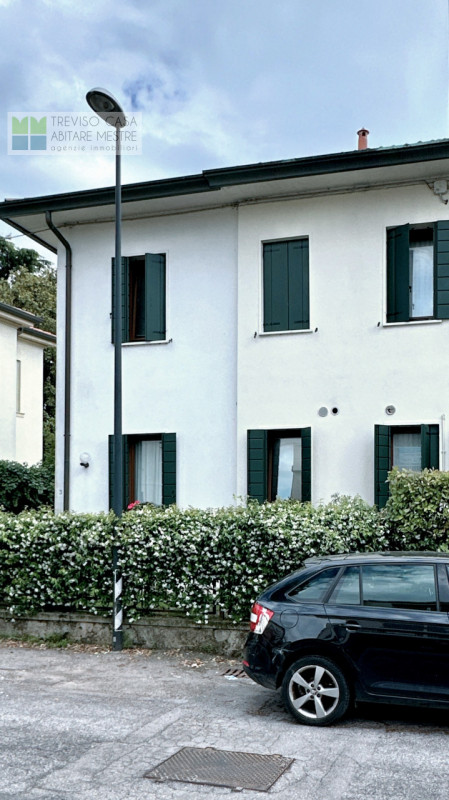 In contesto residenziale di pregio, in zona particolarmente interessante, ovvero nell'immediato f...