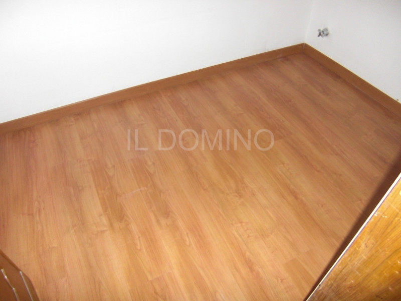 Sacra Famiglia, in zona centrale tranquilla e prossima a tutti i servizi del quartiere, si propon...