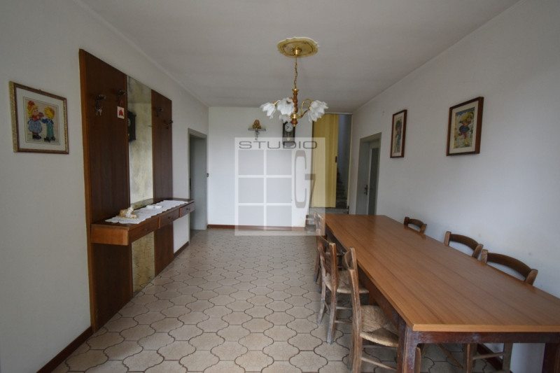 Proponiamo in vendita lotto di TERRENO AGRICOLO dalle metrature generose (ca. 30.000 metri quadri...