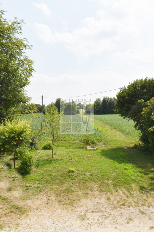 Proponiamo in vendita lotto di TERRENO AGRICOLO dalle metrature generose (ca. 30.000 metri quadri...