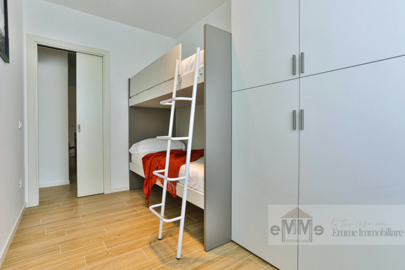 ABANO TERME In vendita ad Abano Terme, nella zona Sacro Cuore, proponiamo un delizioso appartamen...