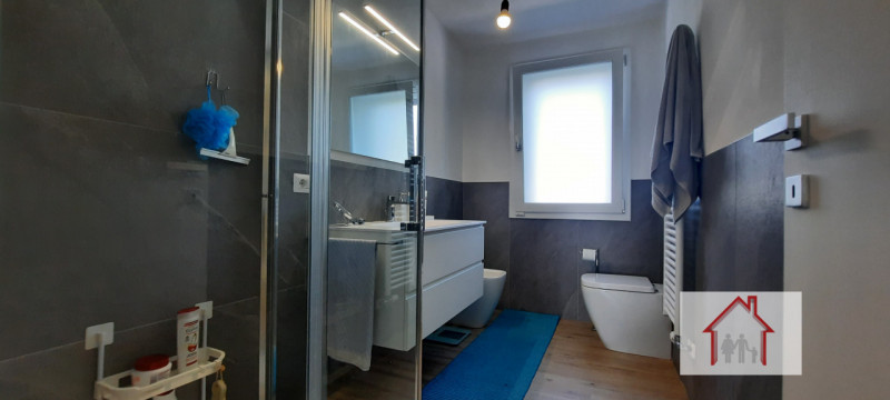 L'Agenzia Luxor è entusiasta di presentarvi una splendida casa a schiera porzione centrale, situa...