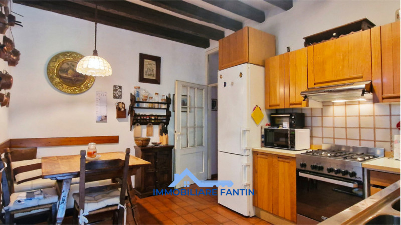 Treviso, zona Ghirada. Codice RA2. A pochi minuti dal Centro Storico di Treviso, proponiamo casa ...