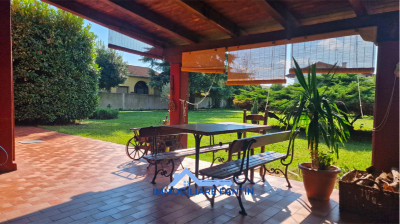 Treviso, zona Ghirada. Codice RA2. A pochi minuti dal Centro Storico di Treviso, proponiamo casa ...