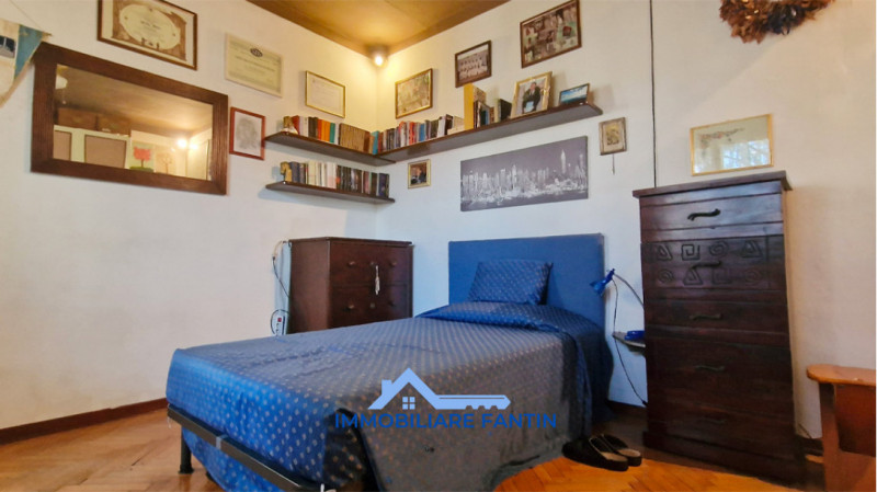 Treviso, zona Ghirada. Codice RA2. A pochi minuti dal Centro Storico di Treviso, proponiamo casa ...