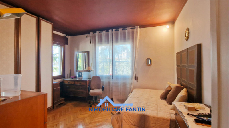 Treviso, zona Ghirada. Codice RA2. A pochi minuti dal Centro Storico di Treviso, proponiamo casa ...