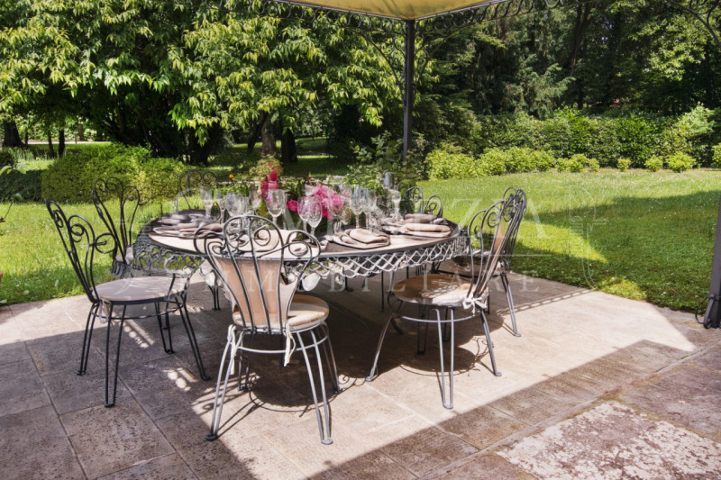 Ca' Venezia immobiliare è orgogliosa di proporre questo magnifico appartamento completamente rest...