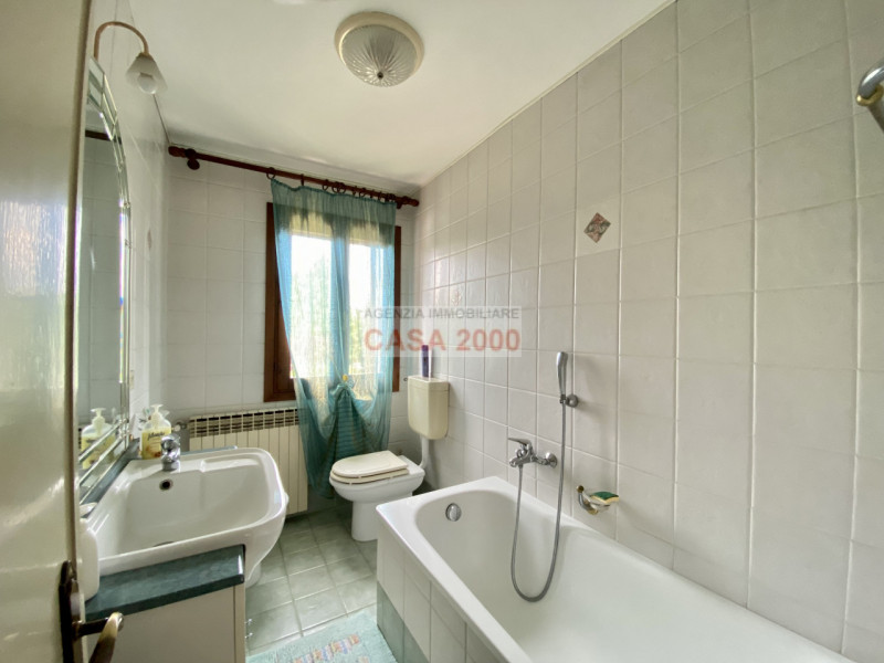 Scopri il fascino della tradizione rustica con questo splendido agriturismo situato a Villa del C...