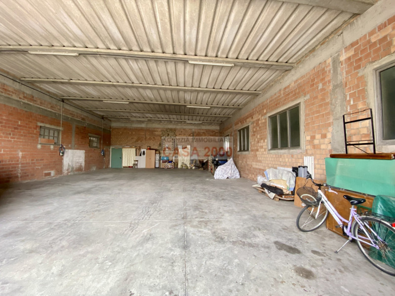 Scopri il fascino della tradizione rustica con questo splendido agriturismo situato a Villa del C...