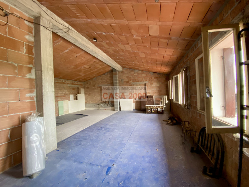 Scopri il fascino della tradizione rustica con questo splendido agriturismo situato a Villa del C...