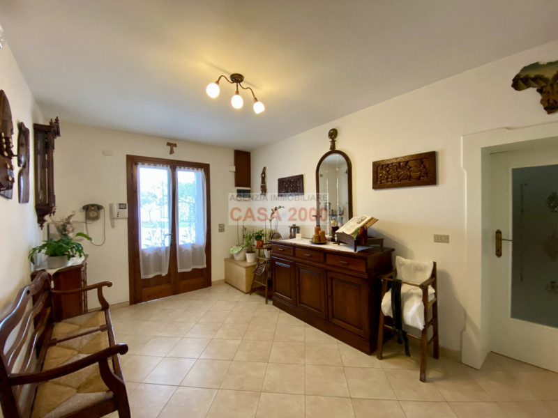 Scopri il fascino della tradizione rustica con questo splendido agriturismo situato a Villa del C...