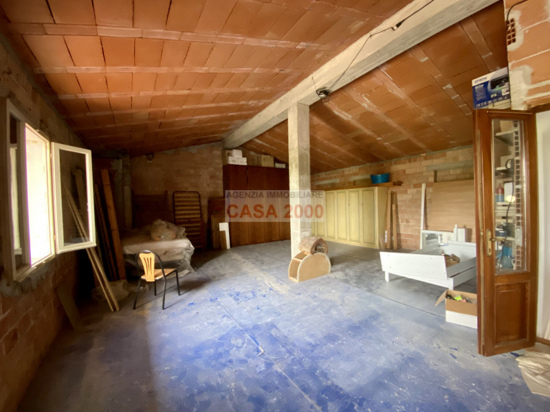 Scopri il fascino della tradizione rustica con questo splendido agriturismo situato a Villa del C...