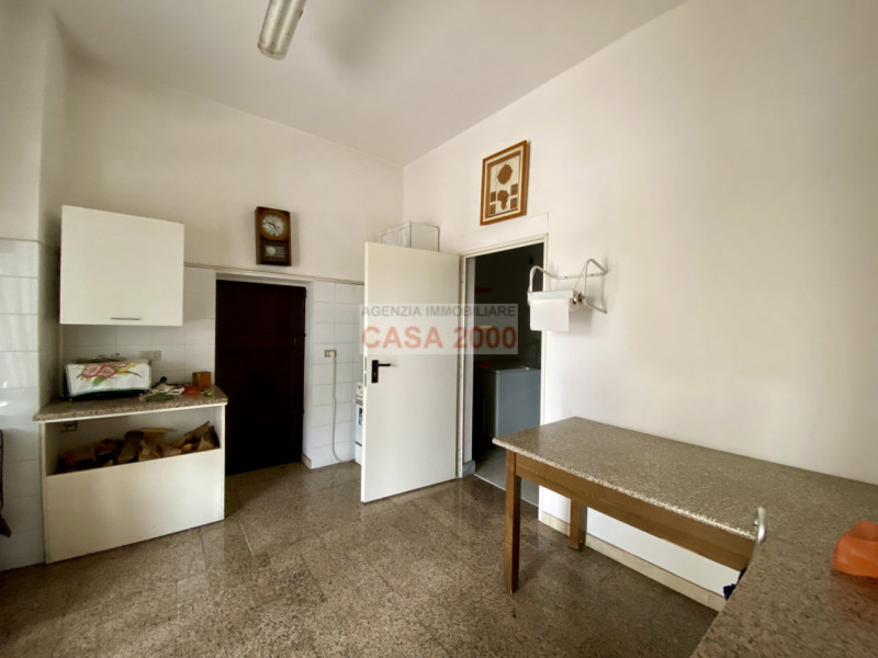 Scopri il fascino della tradizione rustica con questo splendido agriturismo situato a Villa del C...