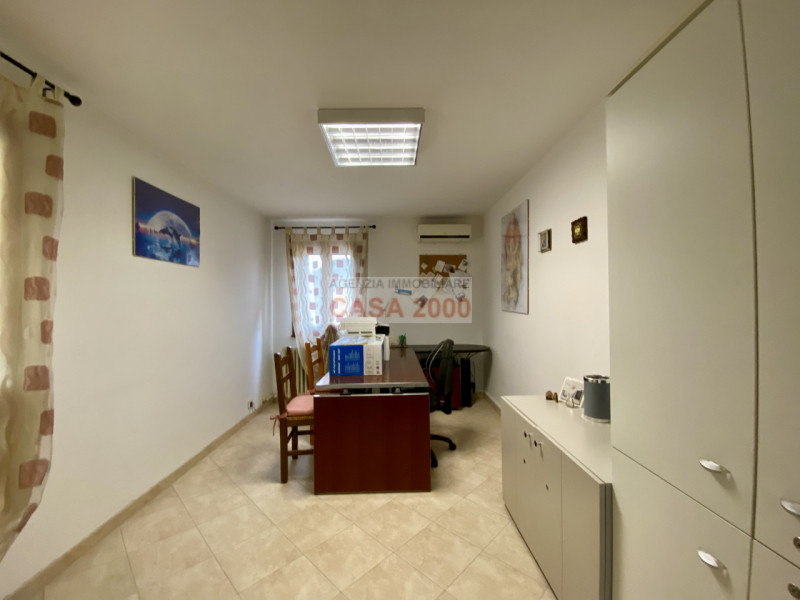 Scopri il fascino della tradizione rustica con questo splendido agriturismo situato a Villa del C...