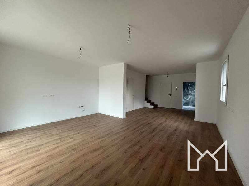 TRAVETTORE- Inserita in un quartiere di nuova costruzione comoda al centro e vicina a Bassano, pr...