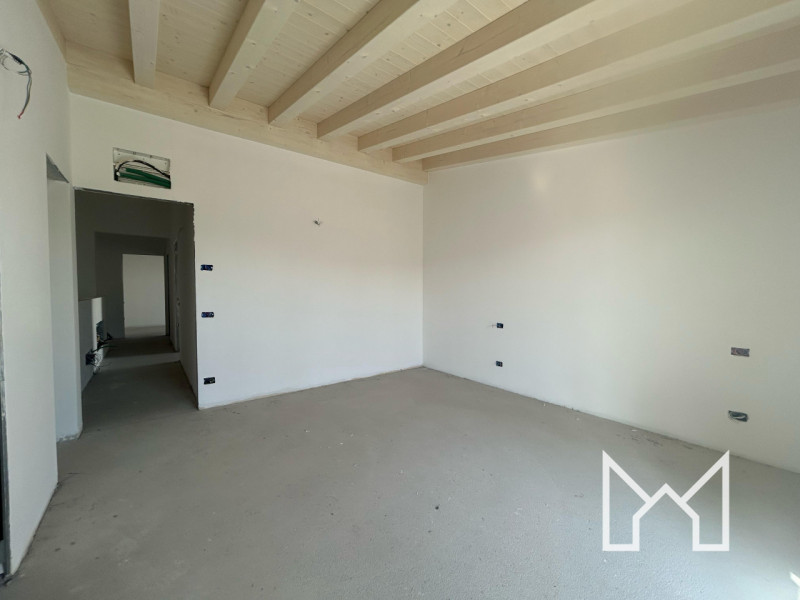 TRAVETTORE- Inserita in un quartiere di nuova costruzione comoda al centro e vicina a Bassano, pr...