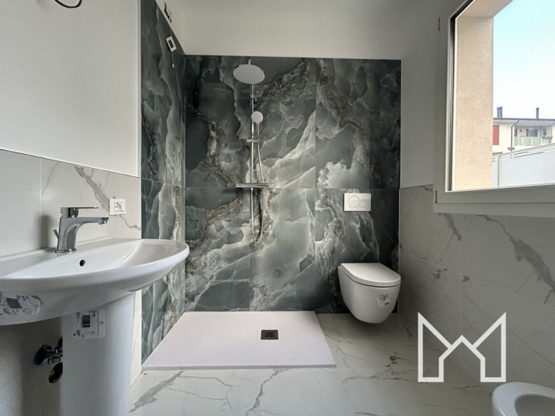 TRAVETTORE- Inserita in un quartiere di nuova costruzione comoda al centro e vicina a Bassano, pr...