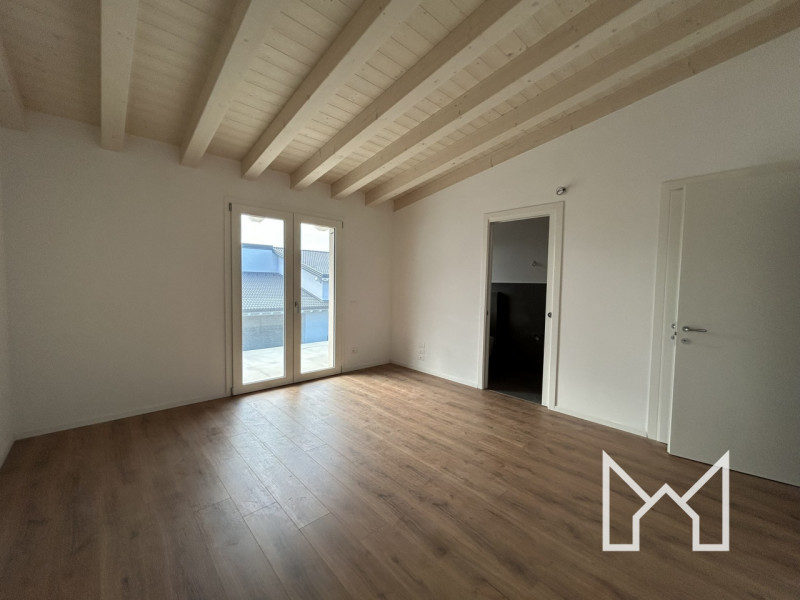 TRAVETTORE- Inserita in un quartiere di nuova costruzione comoda al centro e vicina a Bassano, pr...