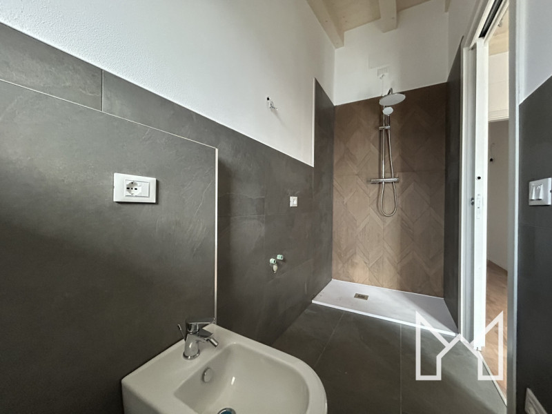 TRAVETTORE- Inserita in un quartiere di nuova costruzione comoda al centro e vicina a Bassano, pr...