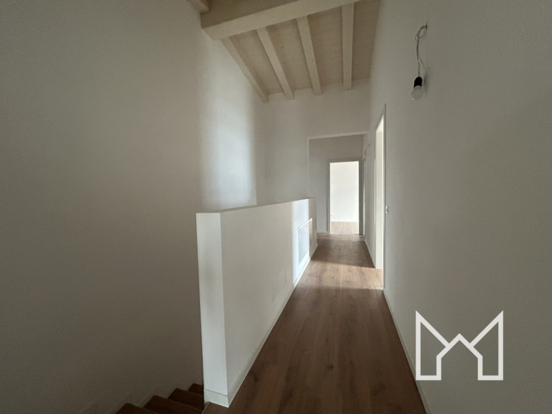 TRAVETTORE- Inserita in un quartiere di nuova costruzione comoda al centro e vicina a Bassano, pr...