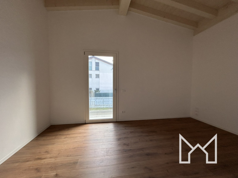 TRAVETTORE- Inserita in un quartiere di nuova costruzione comoda al centro e vicina a Bassano, pr...