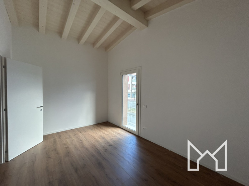 TRAVETTORE- Inserita in un quartiere di nuova costruzione comoda al centro e vicina a Bassano, pr...