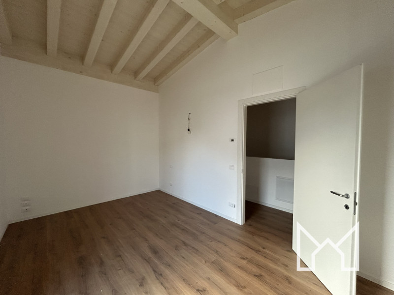 TRAVETTORE- Inserita in un quartiere di nuova costruzione comoda al centro e vicina a Bassano, pr...