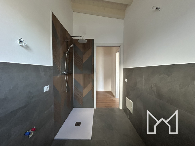 TRAVETTORE- Inserita in un quartiere di nuova costruzione comoda al centro e vicina a Bassano, pr...