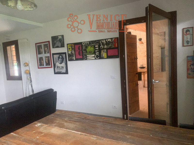 In vendita splendido Casale e Rustico con Fienile circa 400mq. a Piazzola sul Brenta. Lotto di te...