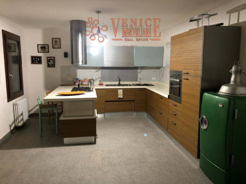 In vendita splendido Casale e Rustico con Fienile circa 400mq. a Piazzola sul Brenta. Lotto di te...