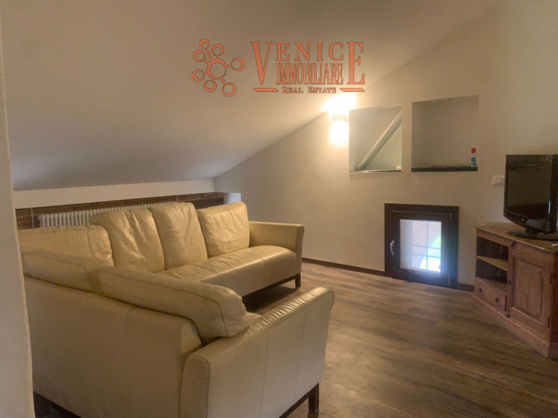 In vendita splendido Casale e Rustico con Fienile circa 400mq. a Piazzola sul Brenta. Lotto di te...