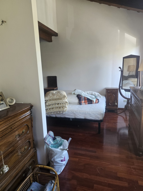 Nel cuore pulsante del centro storico di Padova, si presenta un'opportunità unica: un magnifico p...