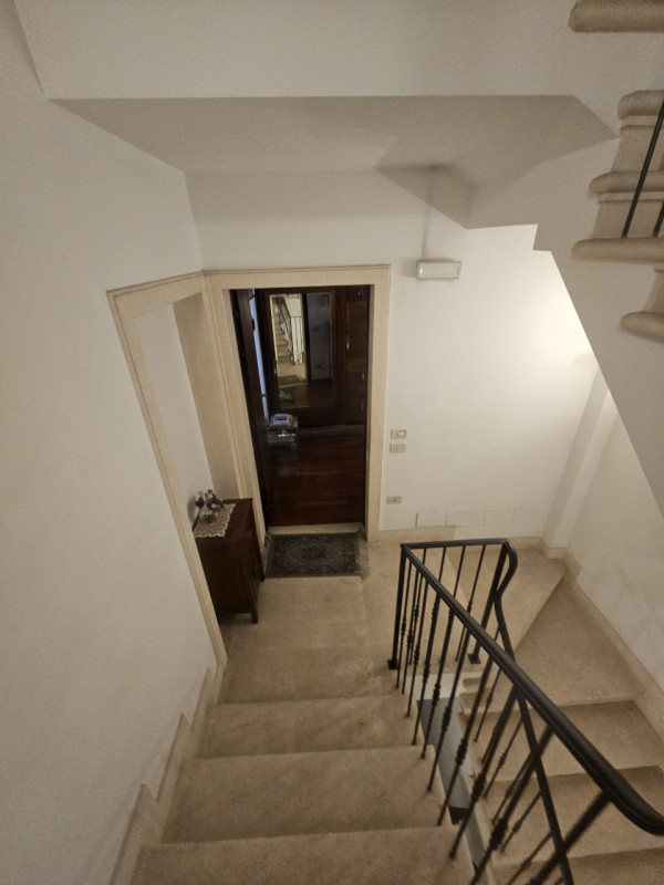 Nel cuore pulsante del centro storico di Padova, si presenta un'opportunità unica: un magnifico p...