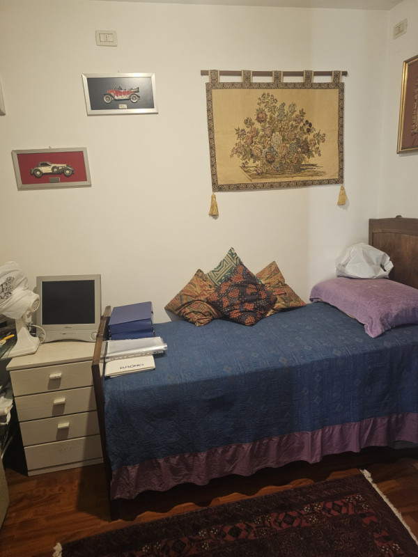 Nel cuore pulsante del centro storico di Padova, si presenta un'opportunità unica: un magnifico p...