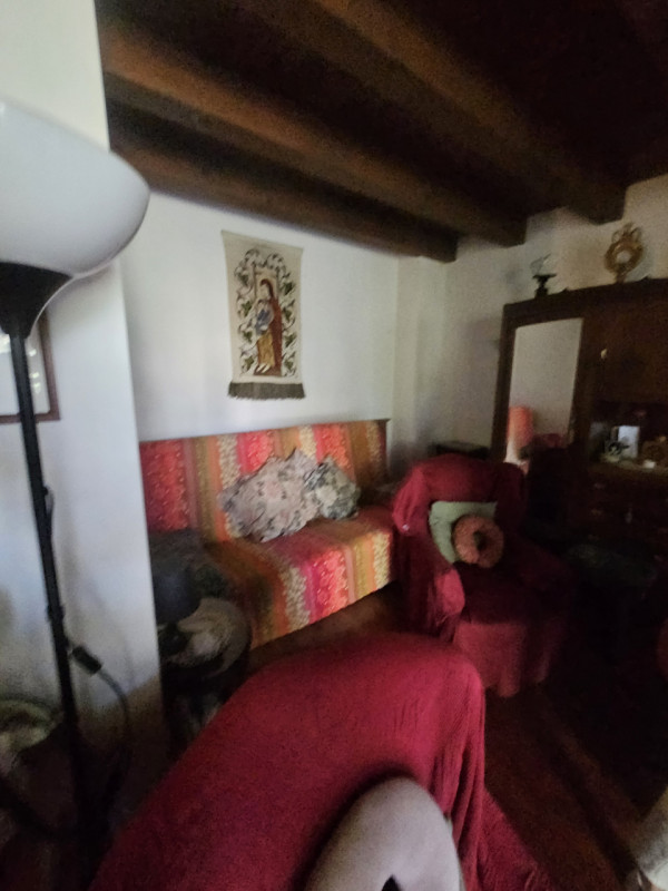 Nel cuore pulsante del centro storico di Padova, si presenta un'opportunità unica: un magnifico p...