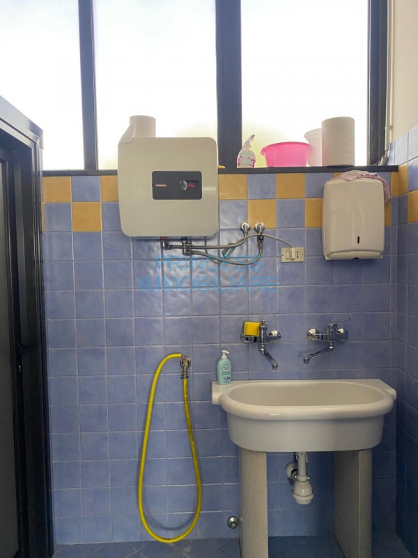 Nel cuore della zona industriale di Breganze affittasi a consolidata azienda capannone di 500 mq ...