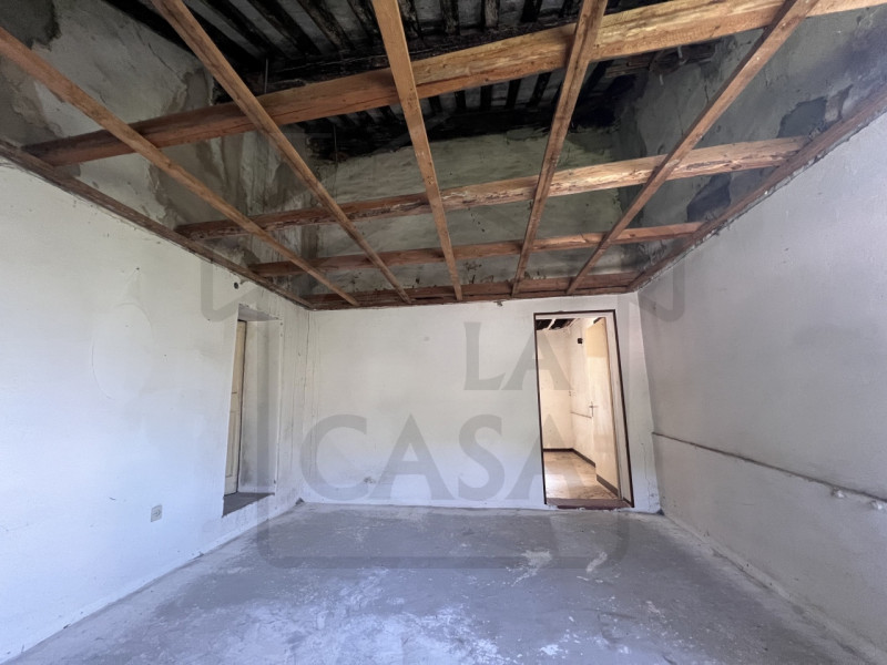 MONTEGROTTO TERME - Situato in una posizione privilegiata sui Colli Euganei,  porzione di rustico...