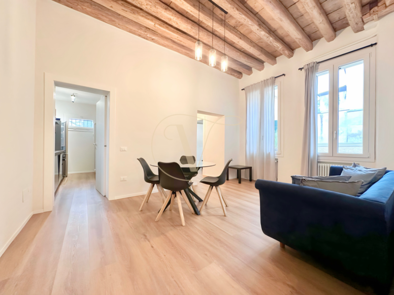 Per INFO SCRIVERE su WHATSAPP al 3496784355
Si concede in locazione STANZA DOPPIA con 2 POSTI LET...