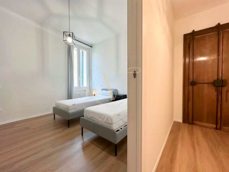 Per INFO SCRIVERE su WHATSAPP al 3496784355
Si concede in locazione STANZA DOPPIA con 2 POSTI LET...