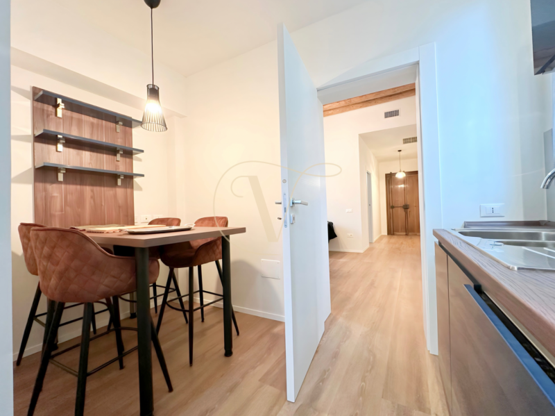 Per INFO SCRIVERE su WHATSAPP al 3496784355
Si concede in locazione STANZA DOPPIA con 2 POSTI LET...