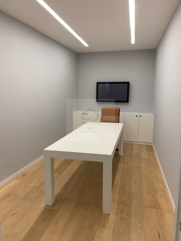 PADOVA-GUIZZA

In zona centrale del quartiere proponiamo negozio vetrinato di 73 metri quadrati c...