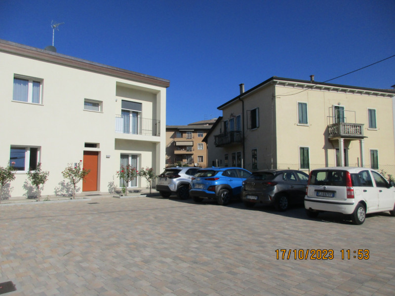 Solo REFERENZIATI con garanzie! 
Scrivere lettera di presentazione alla mail: riccardoagenziakasa...