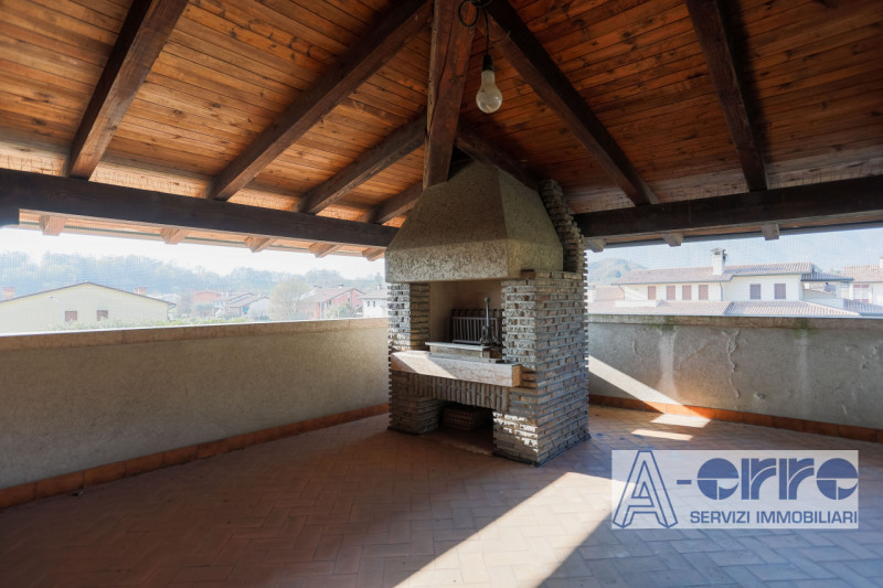 A San Zenone degli Ezzelini, in posizione riservata ma comoda ai principali collegamenti, proponi...