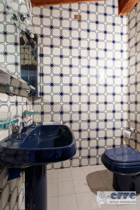 A San Zenone degli Ezzelini, in posizione riservata ma comoda ai principali collegamenti, proponi...