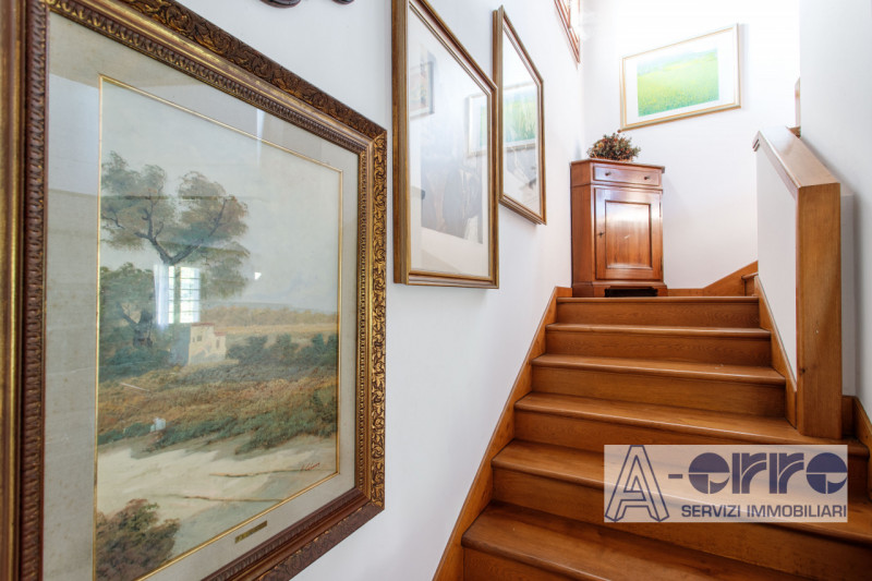 A San Zenone degli Ezzelini, in posizione riservata ma comoda ai principali collegamenti, proponi...