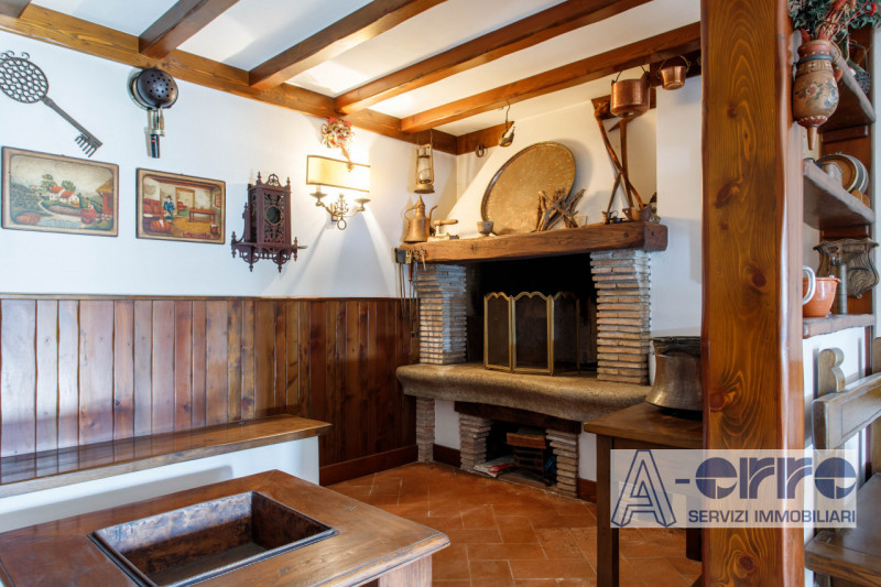 A San Zenone degli Ezzelini, in posizione riservata ma comoda ai principali collegamenti, proponi...