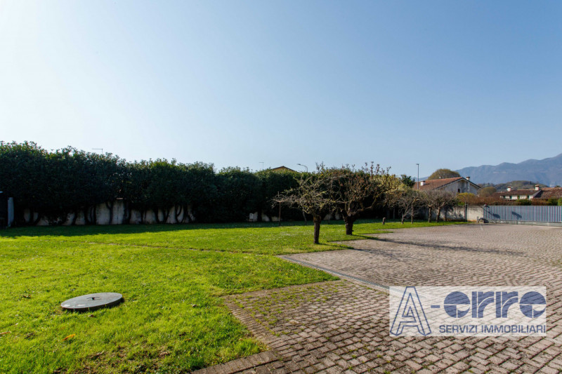 A San Zenone degli Ezzelini, in posizione riservata ma comoda ai principali collegamenti, proponi...