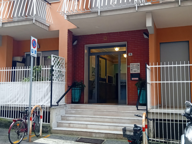 AFFITTO STAGIONALE - DISPONIBILE DA SETTEMBRE 2026 In affitto a Rapallo, in Via Baisi proponiamo ...